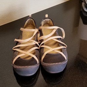 J-41 Vegan Trail Hiking / Water shoes